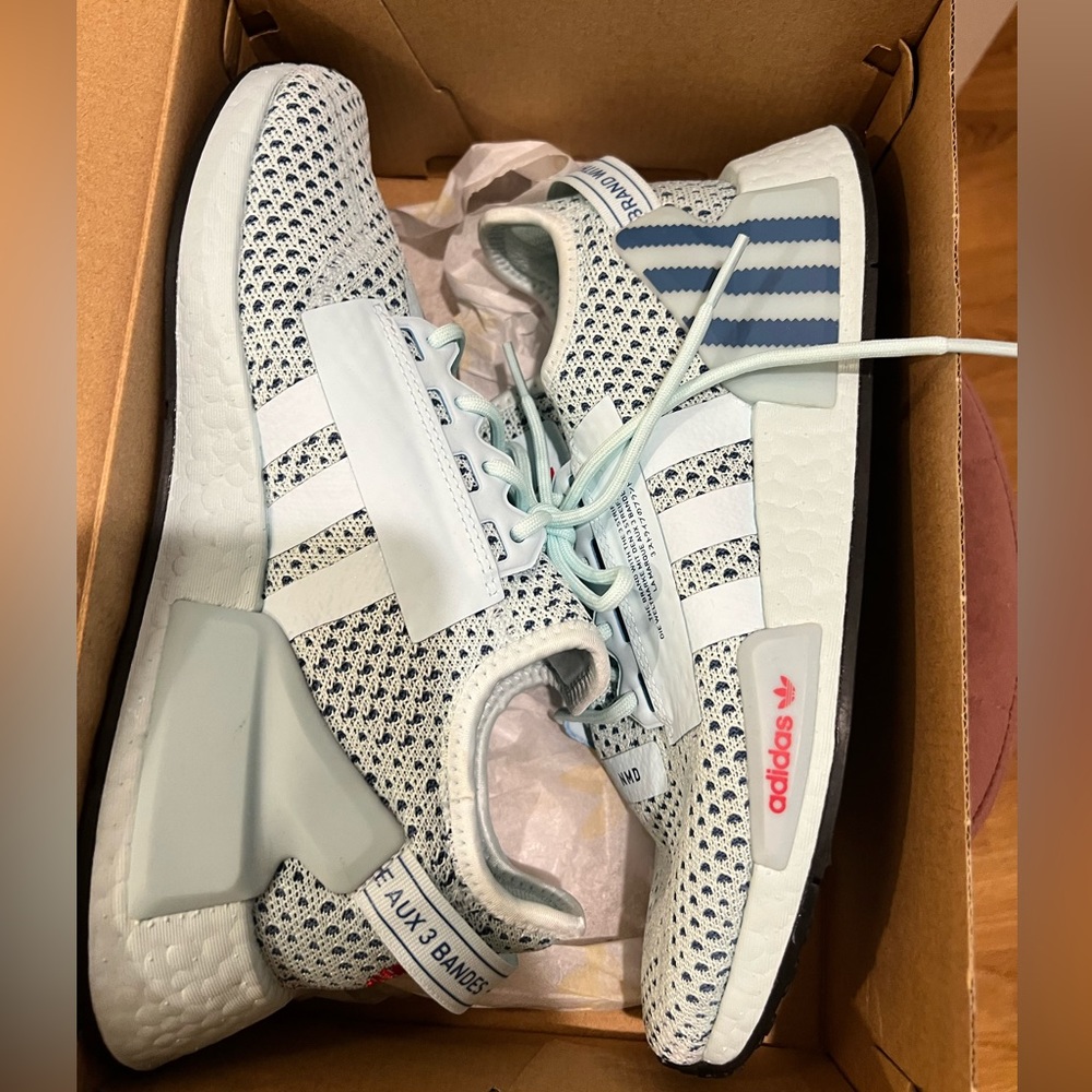 Adidas NMD V2